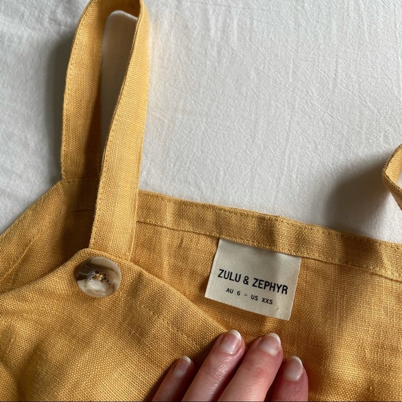 SOLD ❌ Zulu and Zephyr Cropped Button Top - Picture 5 of 5